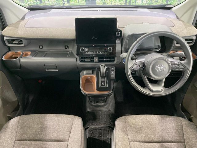 TOYOTA SIENTA HYBRID 2022