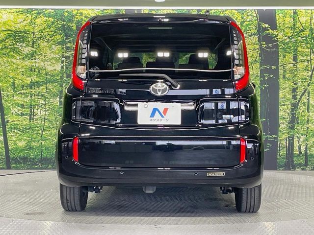 TOYOTA SIENTA HYBRID 2022