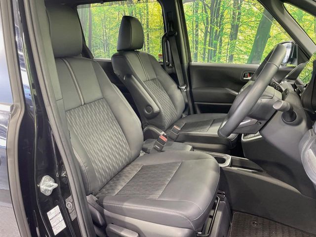 TOYOTA NOAH HYBRID 2023