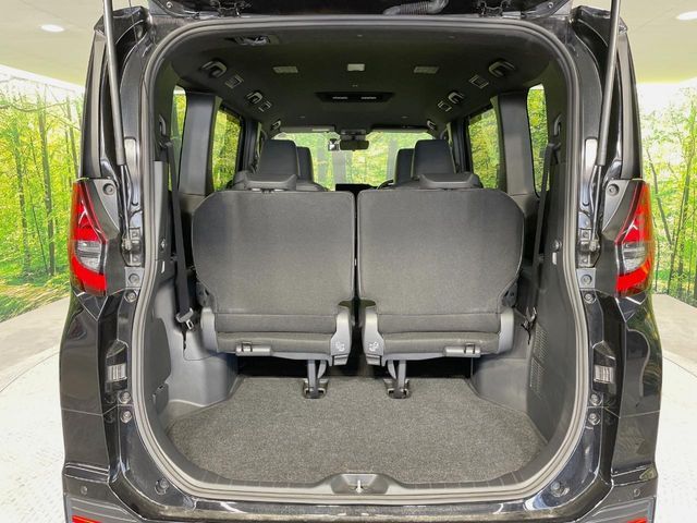 TOYOTA NOAH HYBRID 2023