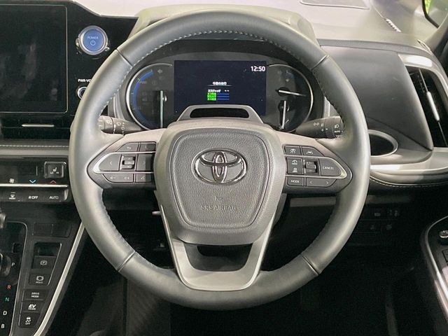 TOYOTA NOAH HYBRID 2023