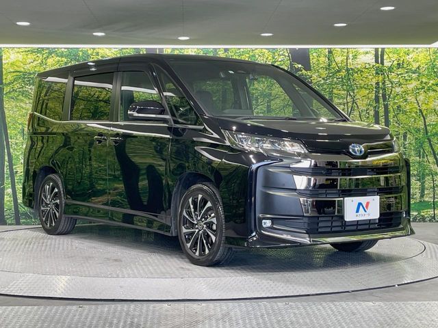 TOYOTA NOAH HYBRID 2023