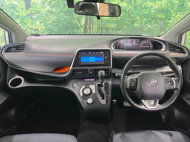 TOYOTA SIENTA 2016