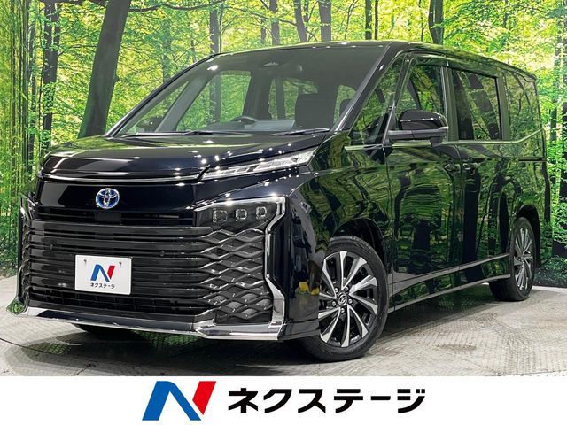 TOYOTA VOXY HYBRID 2024