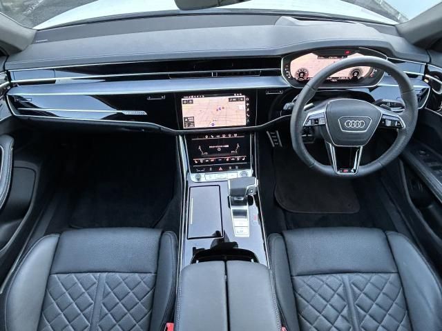 AUDI AUDI A8 2022