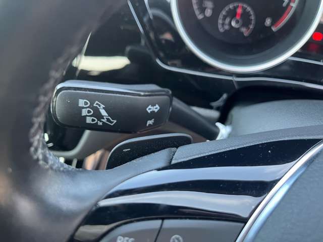 VOLKSWAGEN VOLKSWAGEN GOLF TOURAN 2021