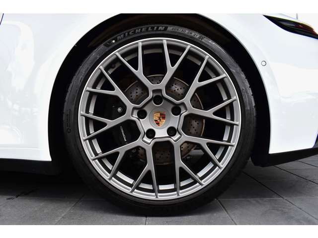 PORSCHE PORSCHE 911 2025