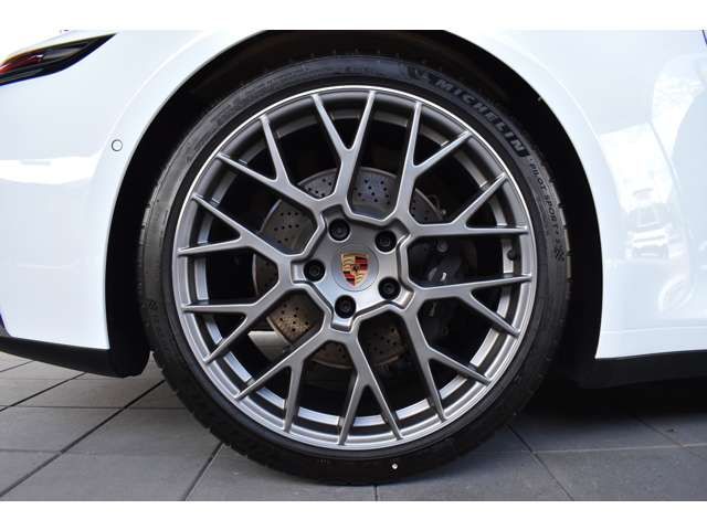 PORSCHE PORSCHE 911 2025