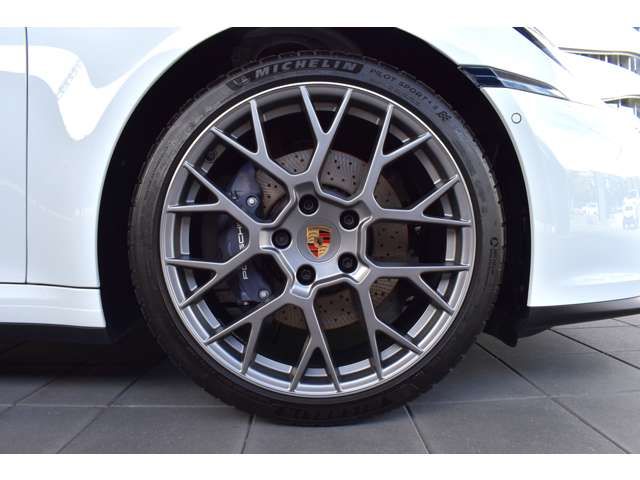 PORSCHE PORSCHE 911 2025