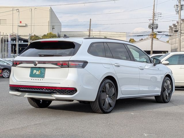 VOLKSWAGEN VOLKSWAGEN PASSAT wagon 2025