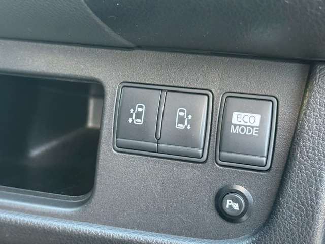 NISSAN SERENA  S-HYBRID 2013