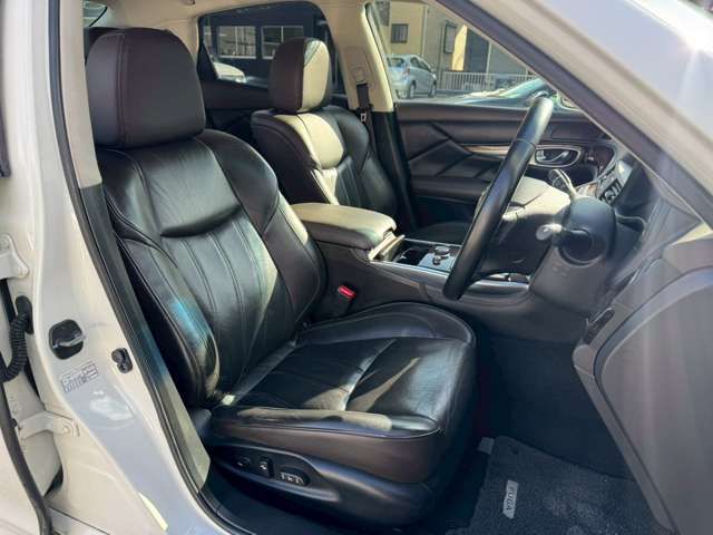 NISSAN FUGA HYBRID 2011