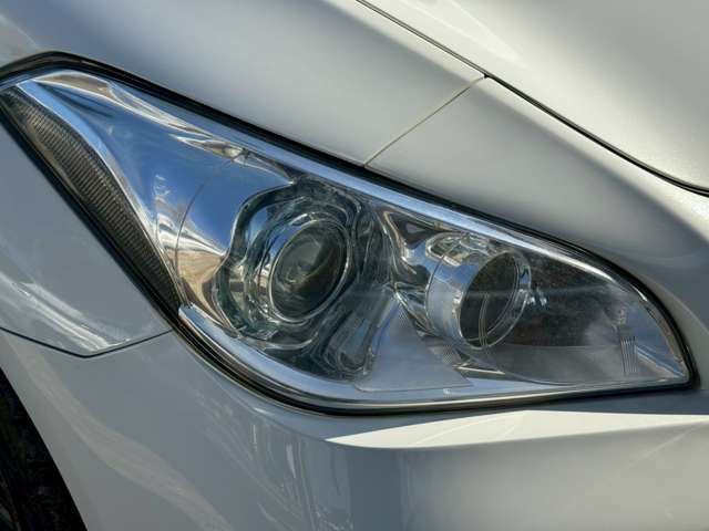 NISSAN FUGA HYBRID 2011