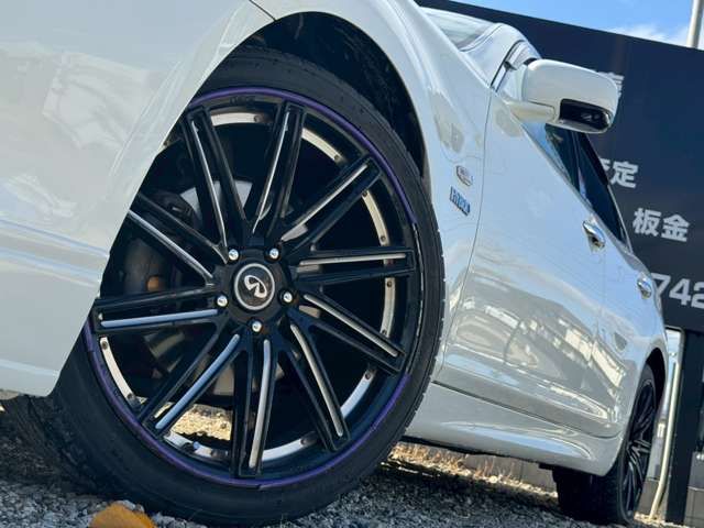 NISSAN FUGA HYBRID 2011