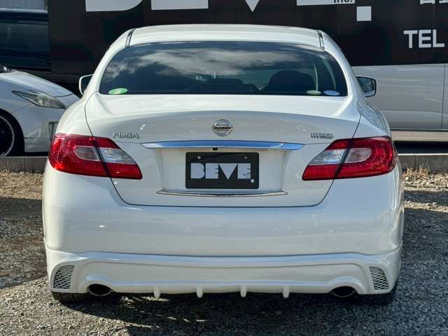 NISSAN FUGA HYBRID 2011