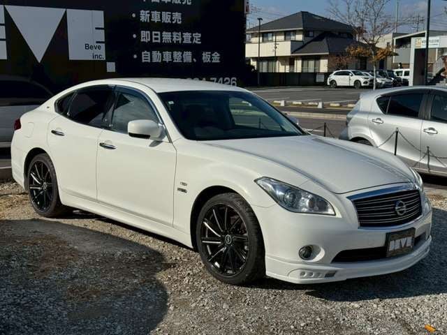 NISSAN FUGA HYBRID 2011