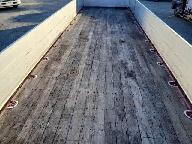 NISSAN DIESEL Quon 2013