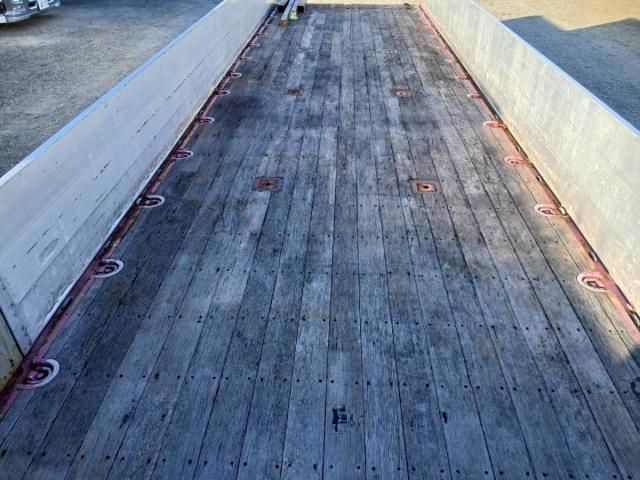 NISSAN DIESEL Quon 2013