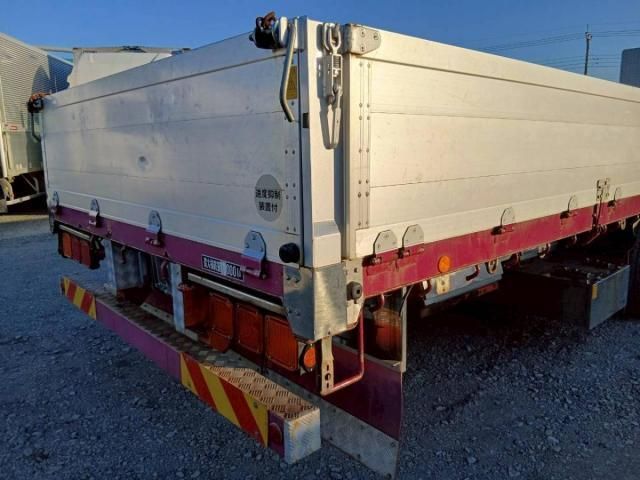 NISSAN DIESEL Quon 2013