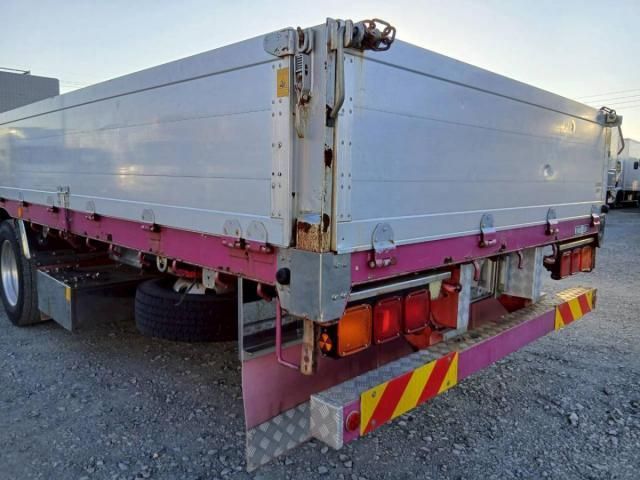 NISSAN DIESEL Quon 2013