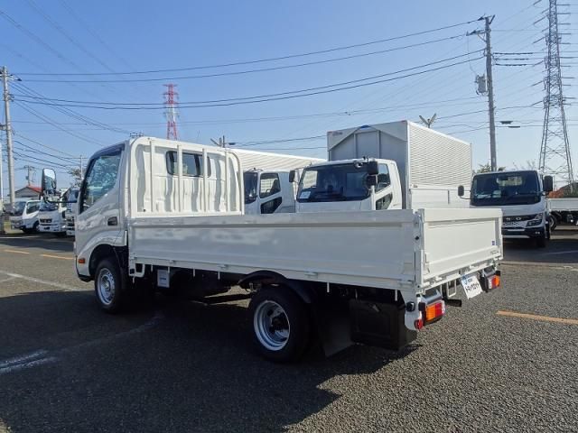 TOYOTA DYNA 2025