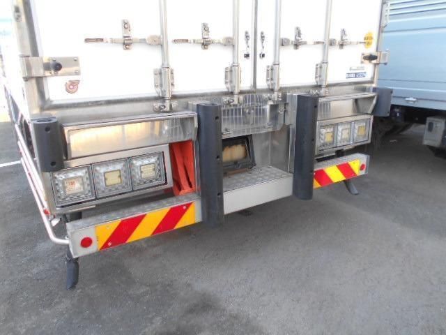 MITSUBISHI FUSOU SUPER GREAT 2013