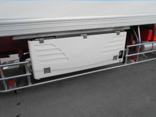 MITSUBISHI FUSOU SUPER GREAT 2013