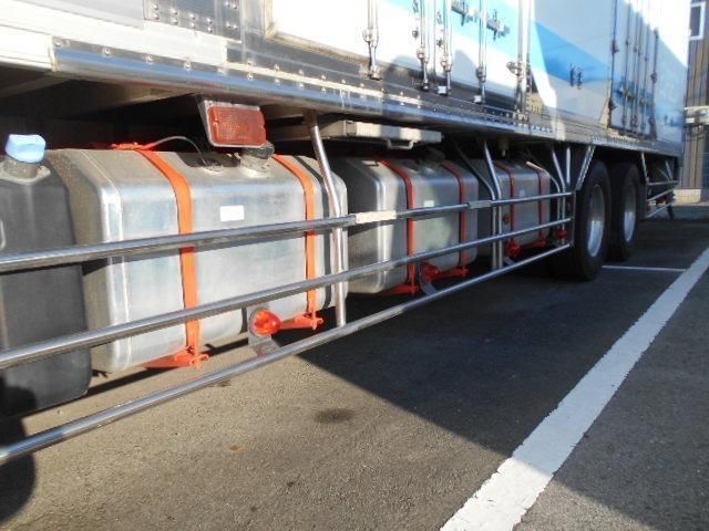 MITSUBISHI FUSOU SUPER GREAT 2013