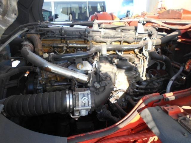 MITSUBISHI FUSOU SUPER GREAT 2013