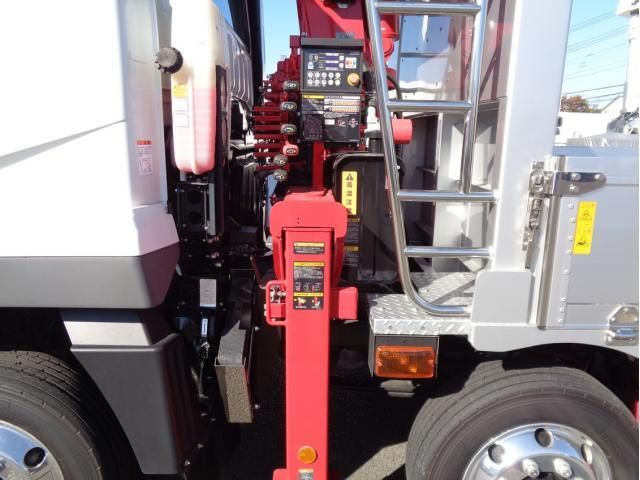 MITSUBISHI FUSOU SUPER GREAT 2024