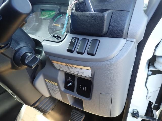 MITSUBISHI CANTER 2022