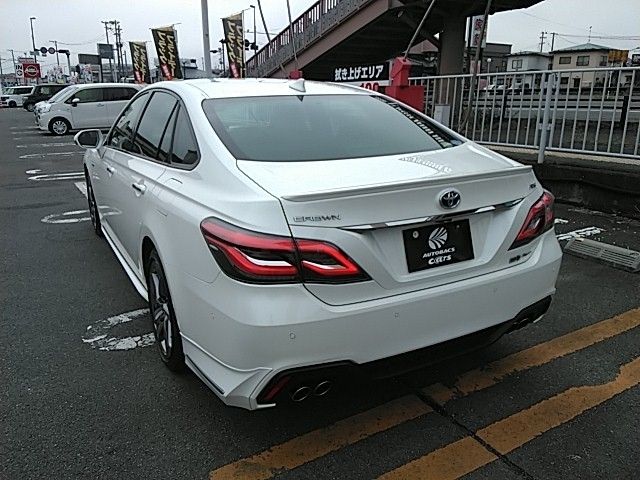 TOYOTA CROWN sedan hybrid 4WD 2018