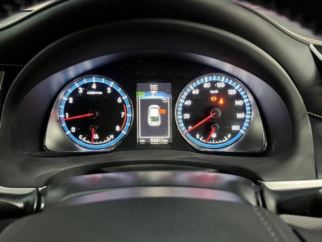 TOYOTA HARRIER 4WD 2015