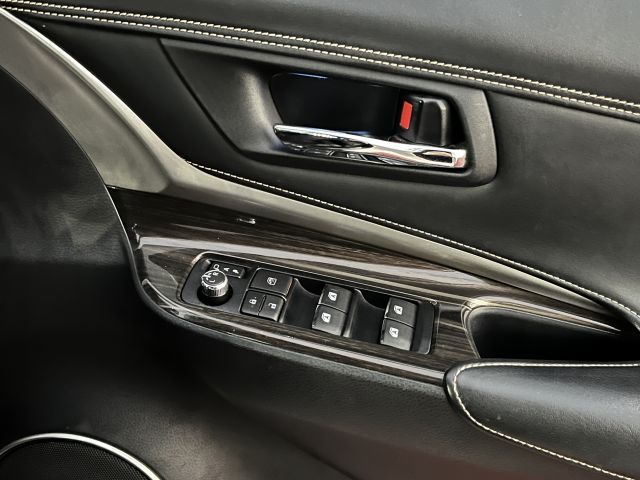 TOYOTA HARRIER 4WD 2015