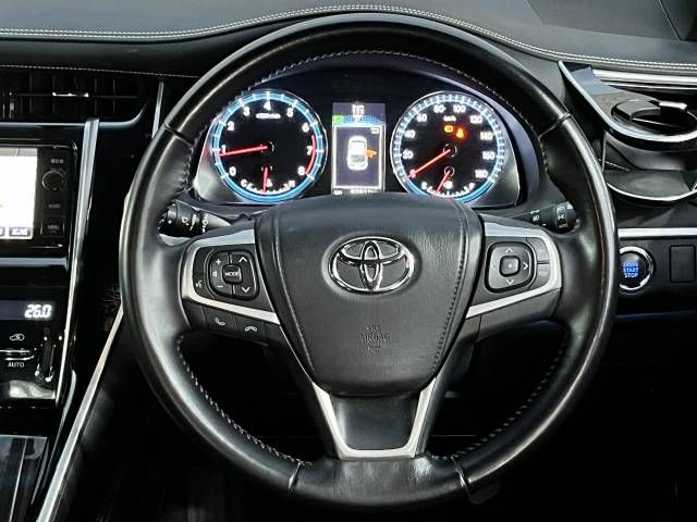 TOYOTA HARRIER 4WD 2015