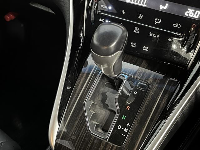 TOYOTA HARRIER 4WD 2015