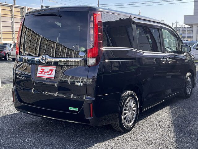 TOYOTA ESQUIRE HYBRID 2016