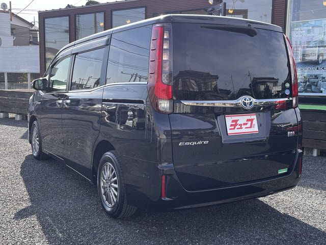 TOYOTA ESQUIRE HYBRID 2016