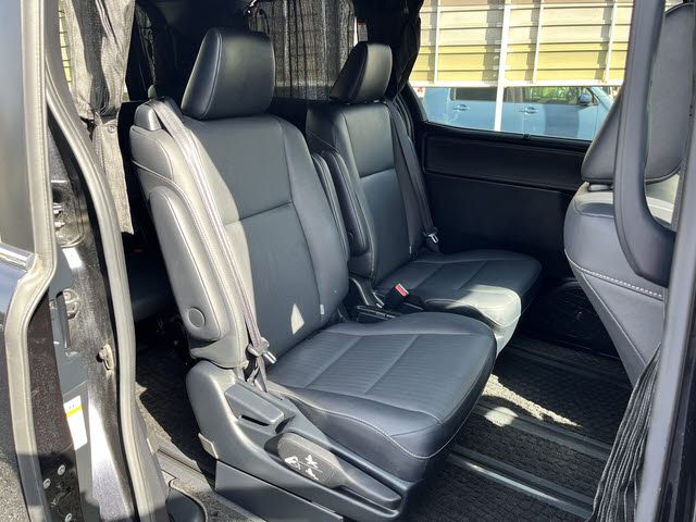 TOYOTA ESQUIRE HYBRID 2016