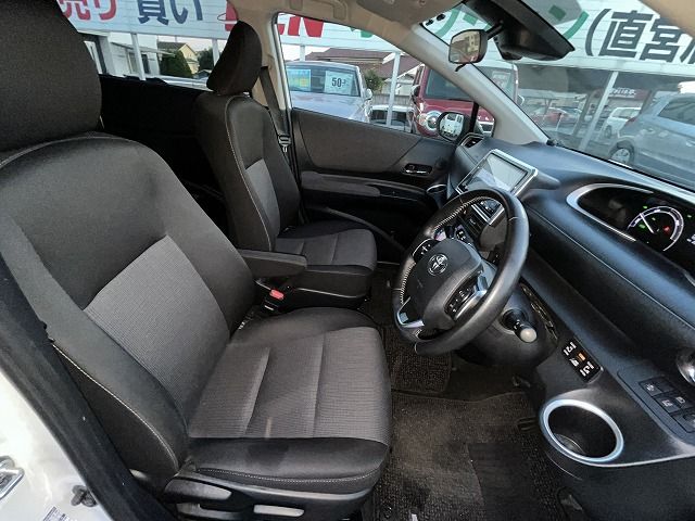 TOYOTA SIENTA HYBRID 2022