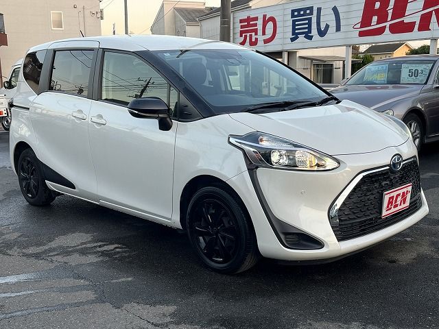 TOYOTA SIENTA HYBRID 2022