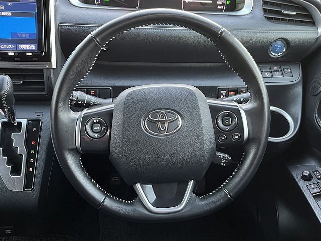 TOYOTA SIENTA HYBRID 2022