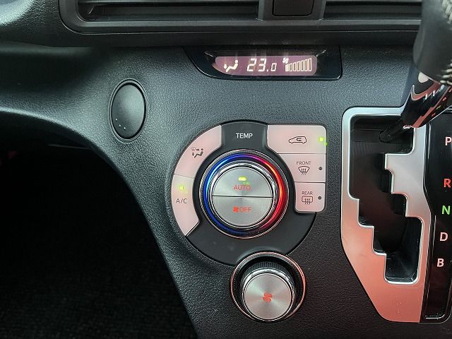 TOYOTA SIENTA HYBRID 2022