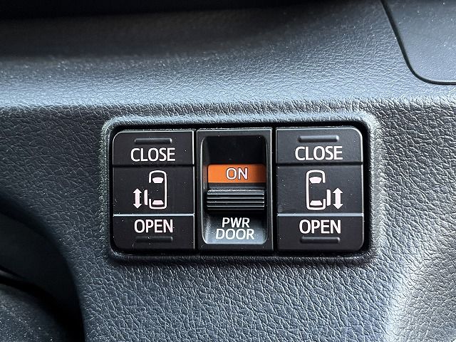 TOYOTA SIENTA HYBRID 2022