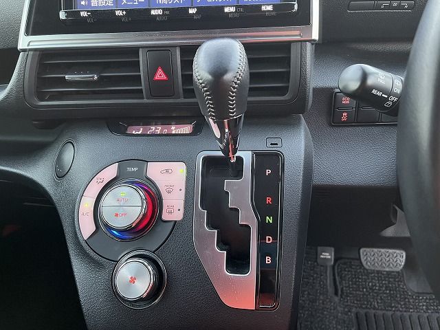 TOYOTA SIENTA HYBRID 2022