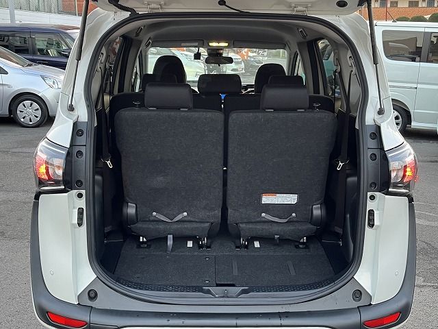 TOYOTA SIENTA HYBRID 2022