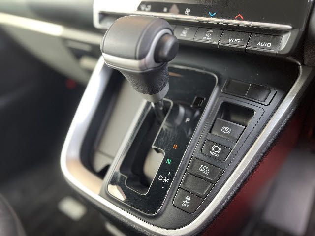 TOYOTA NOAH 4WD 2023