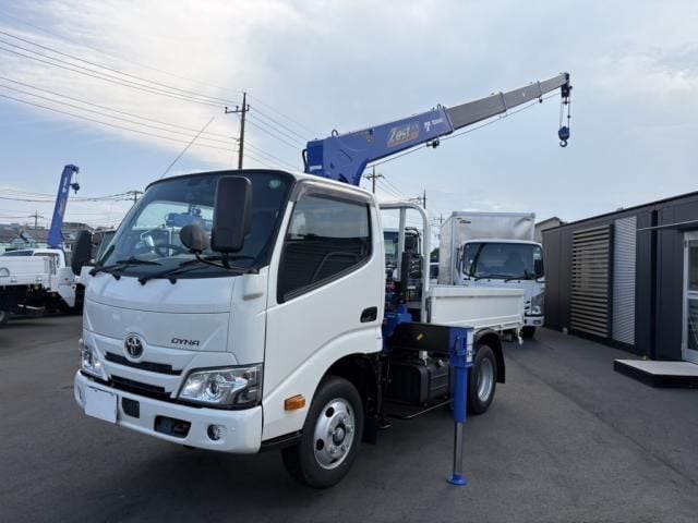 TOYOTA DYNA 2025