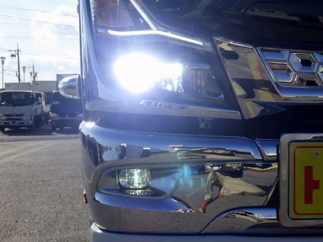 MITSUBISHI CANTER 2021