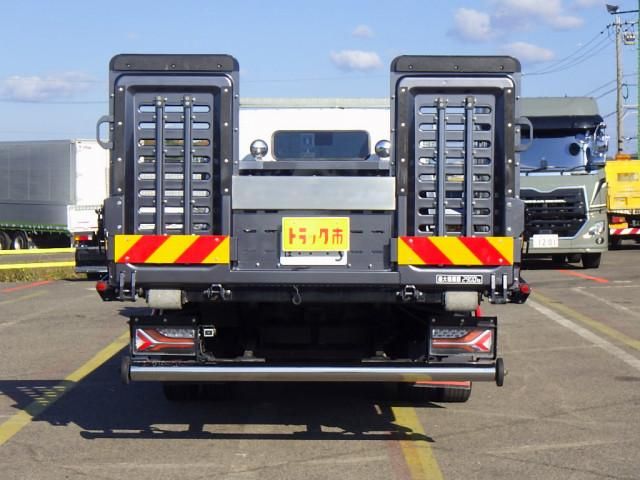 MITSUBISHI CANTER 2021